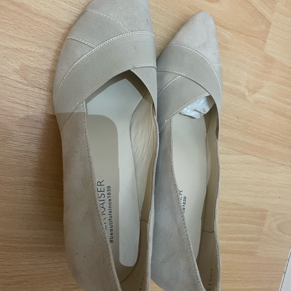 Cream Pointed Toe Flats with V-Cut Design